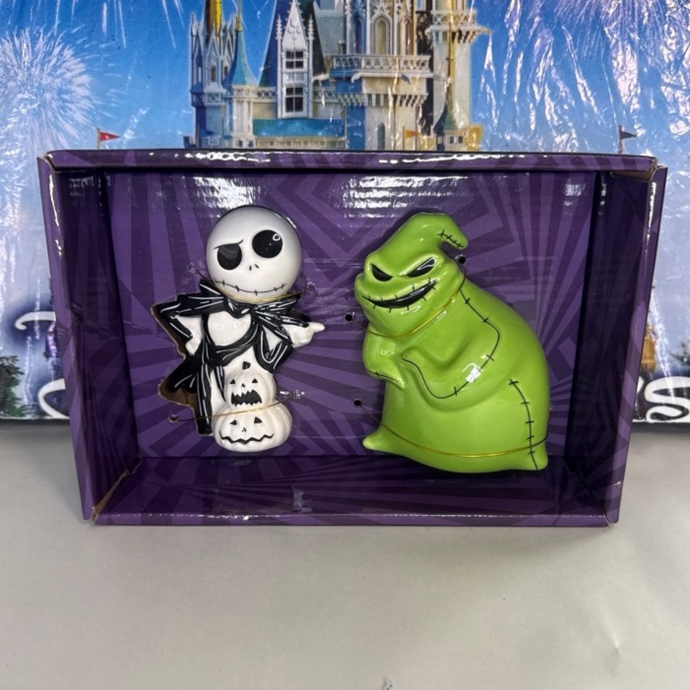 Disney nightmare before Christmas Jack Skellington Oogie salt & pepper shakers